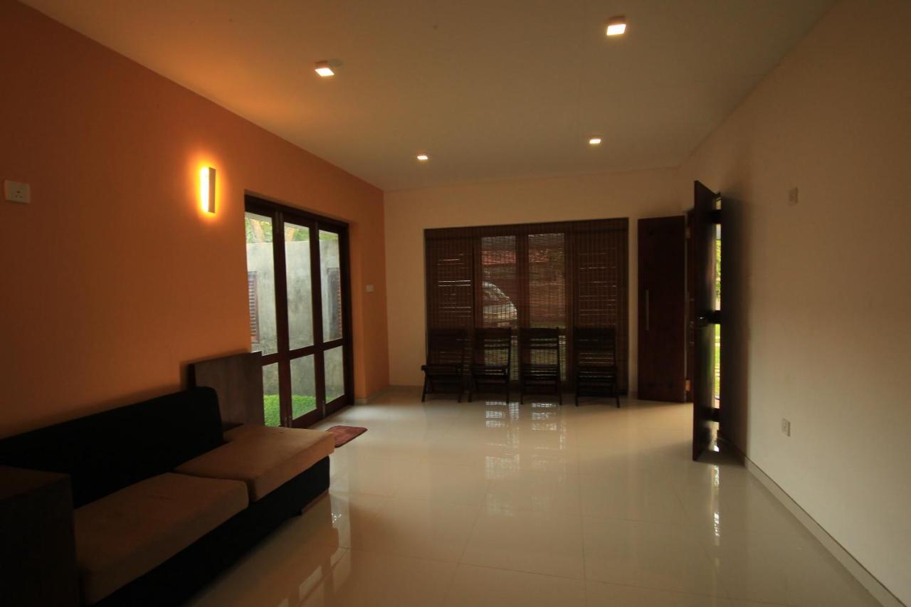Breezy Villa Negombo Esterno foto