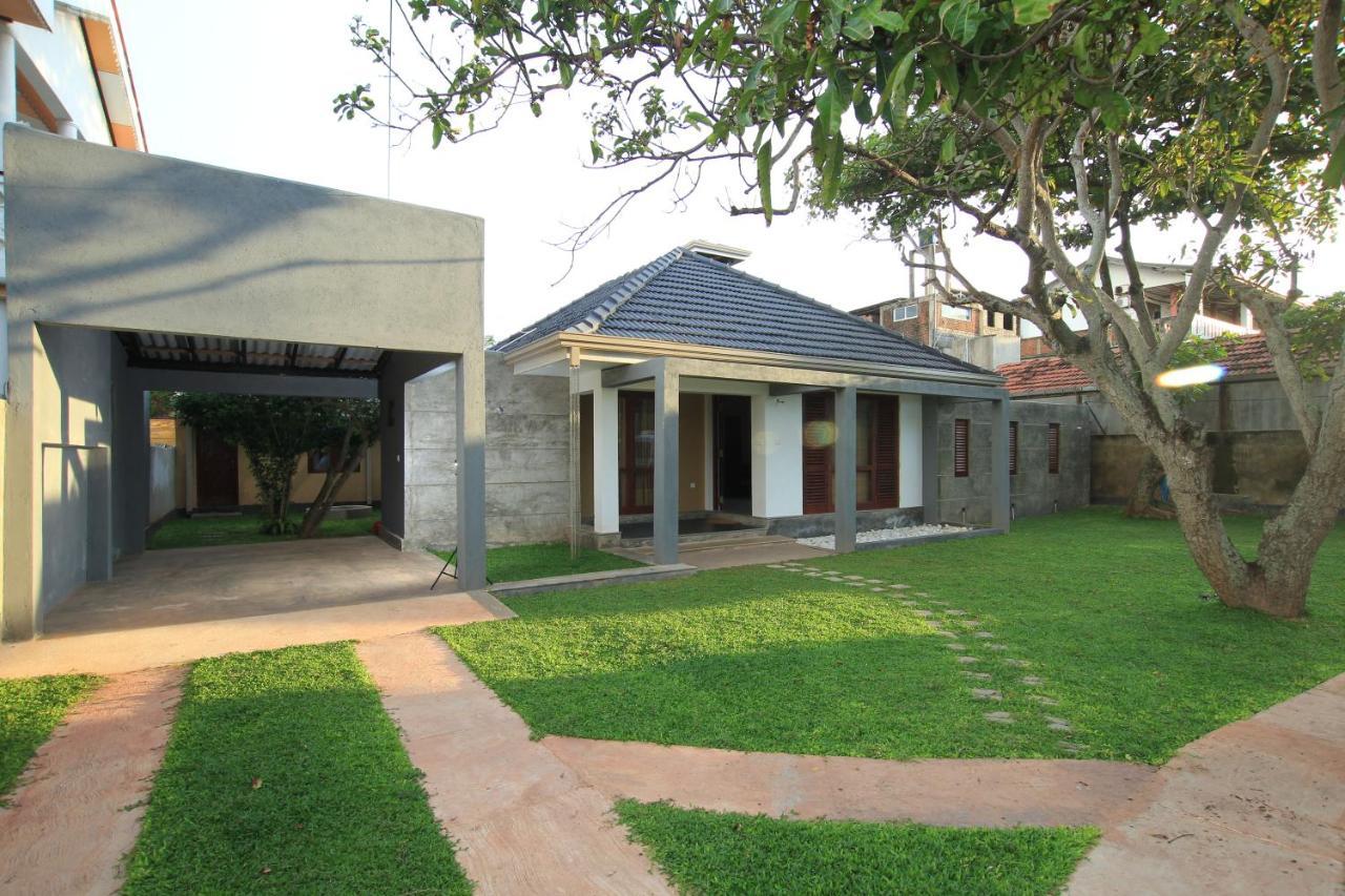 Breezy Villa Negombo Esterno foto