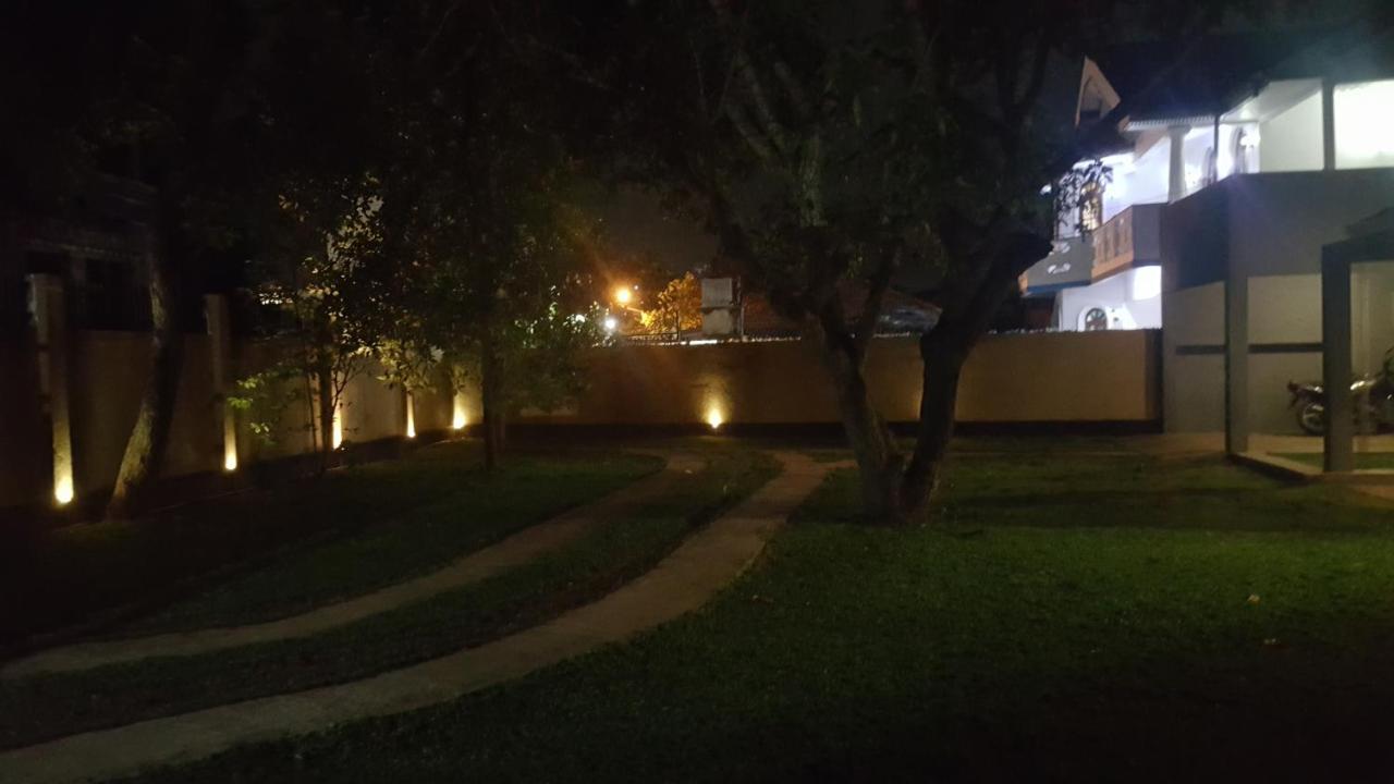 Breezy Villa Negombo Esterno foto