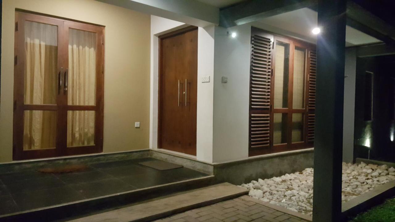 Breezy Villa Negombo Esterno foto