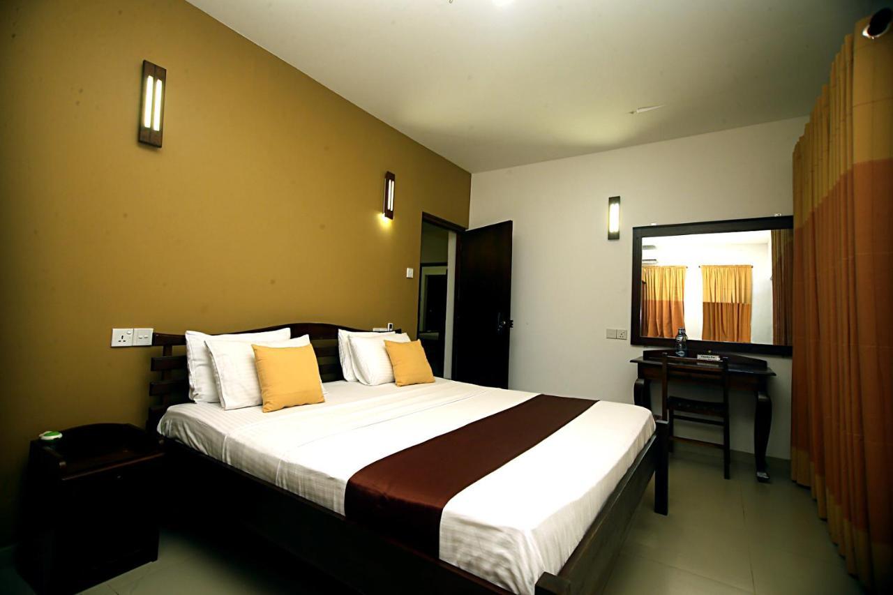 Breezy Villa Negombo Esterno foto